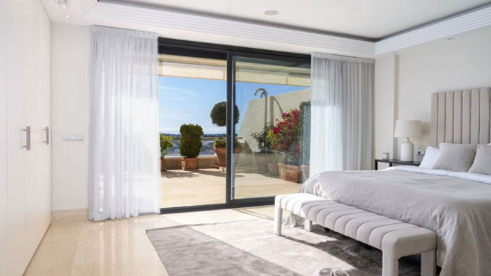 Image No.7-4 Bed Property for sale