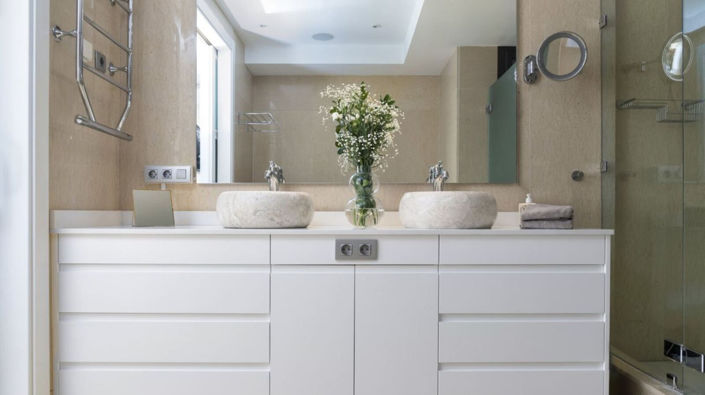 Image No.8-4 Bed Property for sale