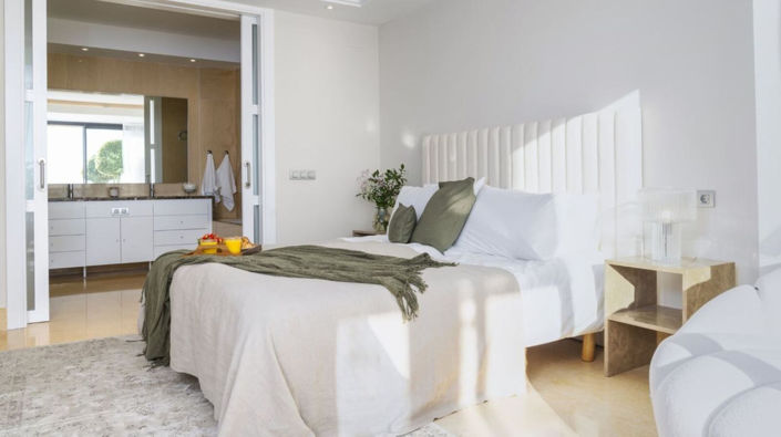 Image No.9-4 Bed Property for sale