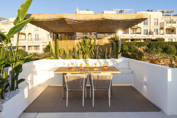 Image No.12-3 Bed Property for sale