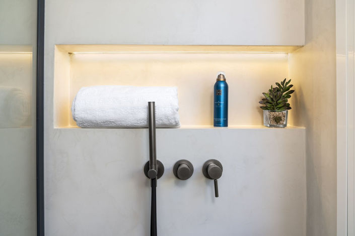 Image No.17-3 Bed Property for sale