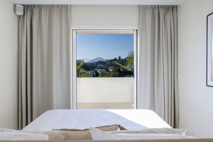 Image No.19-3 Bed Property for sale