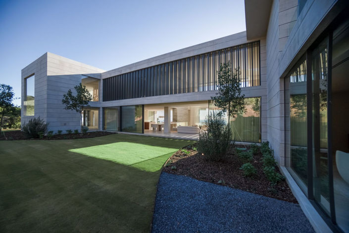 Image No.27-6 Bed Property for sale