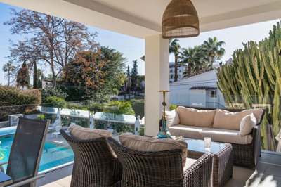 12-53013098fcab6c38b1379cd33298e050