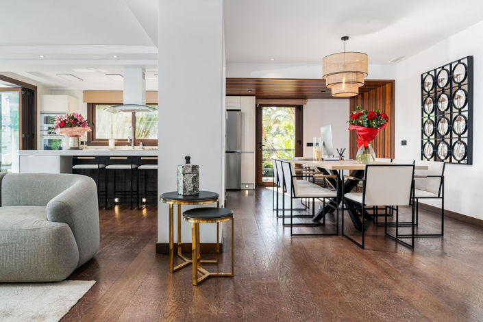 Image No.19-6 Bed Property for sale