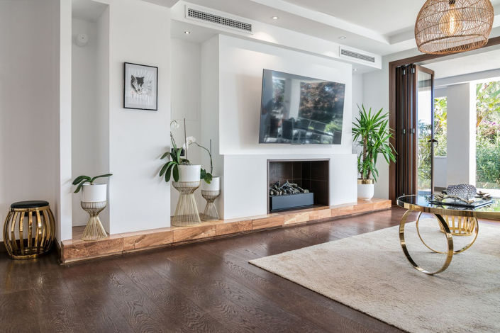 Image No.21-6 Bed Property for sale