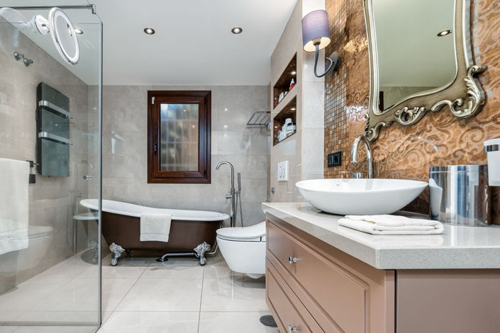 Image No.29-6 Bed Property for sale