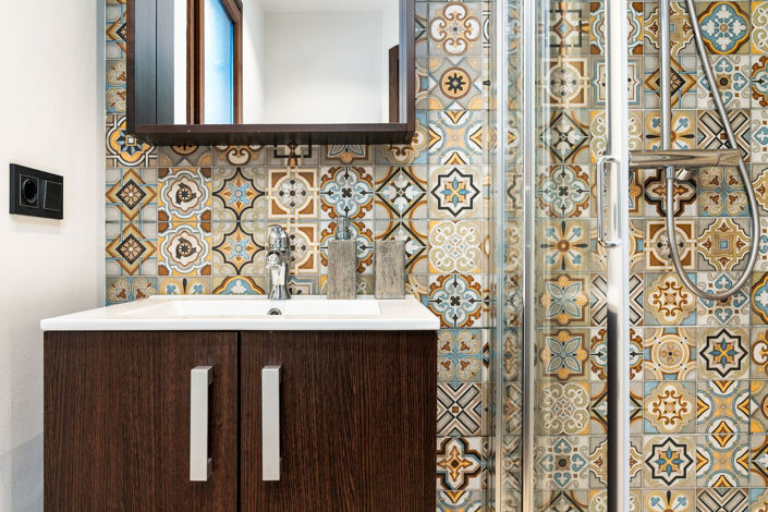 Image No.37-6 Bed Property for sale