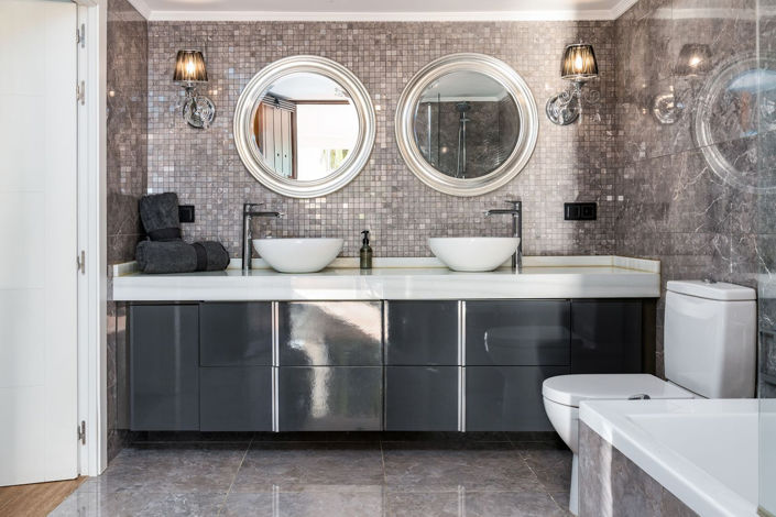 Image No.45-6 Bed Property for sale