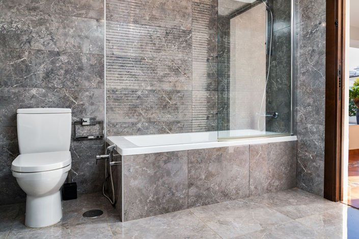 Image No.46-6 Bed Property for sale