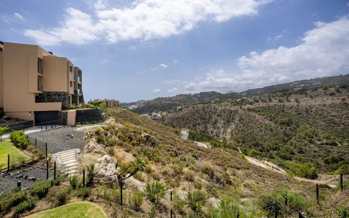 Image No.20-2 Bed Property for sale