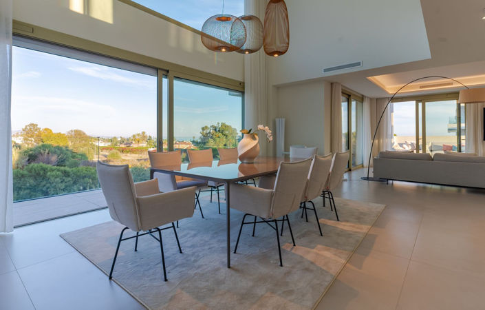 Image No.11-4 Bed Property for sale