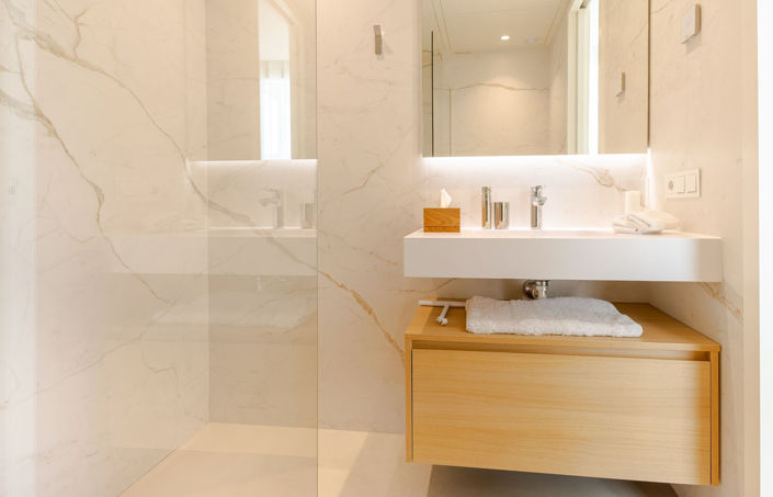 Image No.28-4 Bed Property for sale