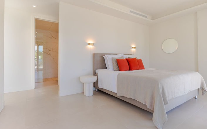 Image No.30-4 Bed Property for sale