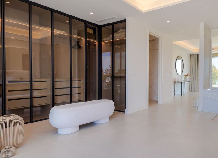 Image No.49-4 Bed Property for sale