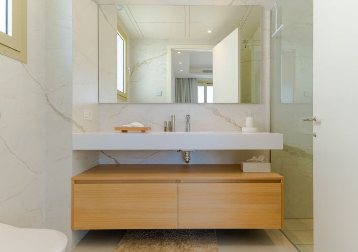 Image No.57-4 Bed Property for sale