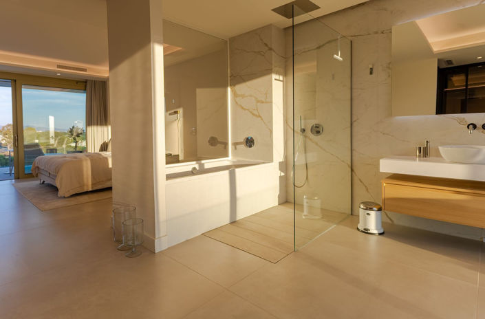 Image No.7-4 Bed Property for sale