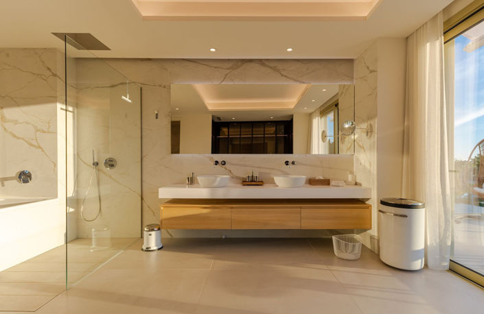 Image No.8-4 Bed Property for sale