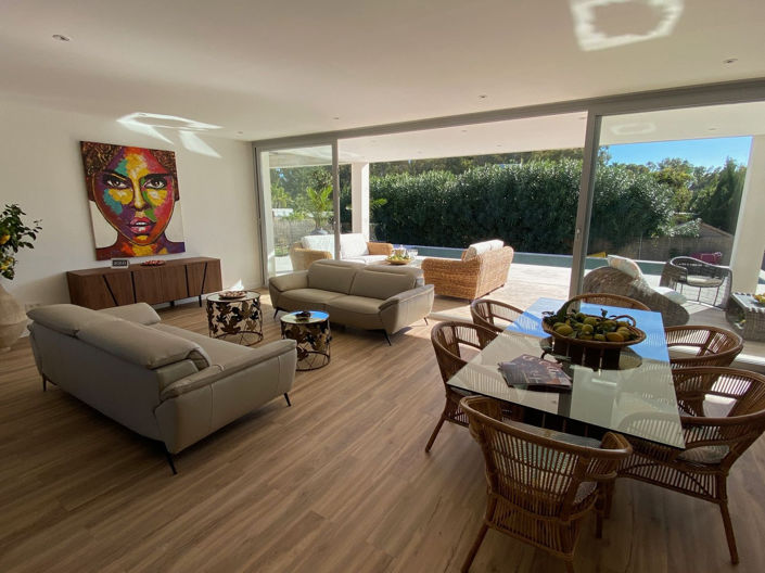 Image No.20-5 Bed Property for sale