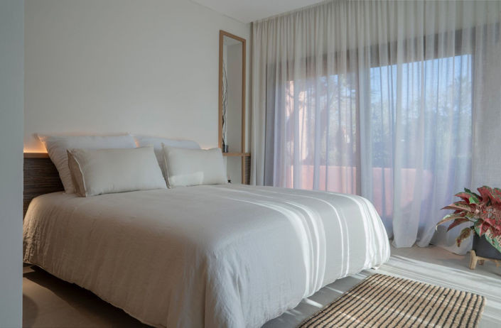 Image No.28-3 Bed Property for sale