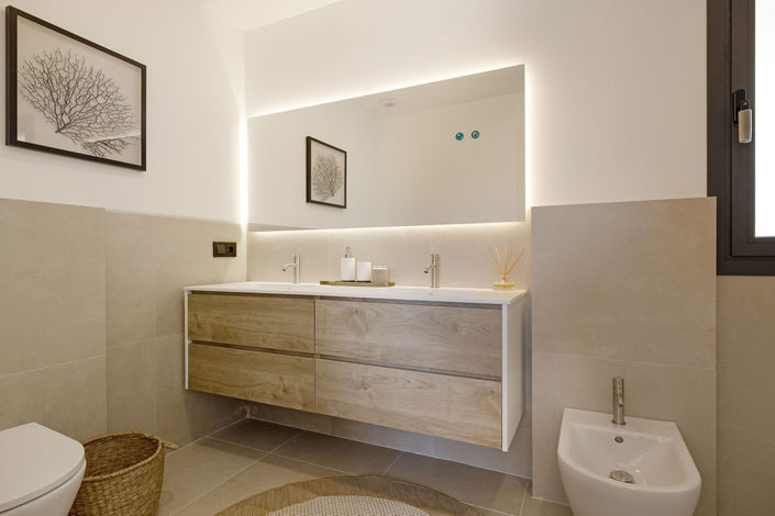 Image No.17-2 Bed Property for sale