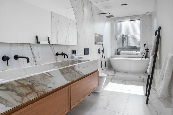 Image No.42-3 Bed Property for sale