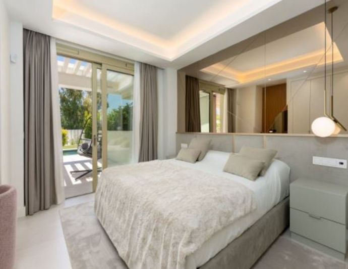 Image No.14-3 Bed Property for sale