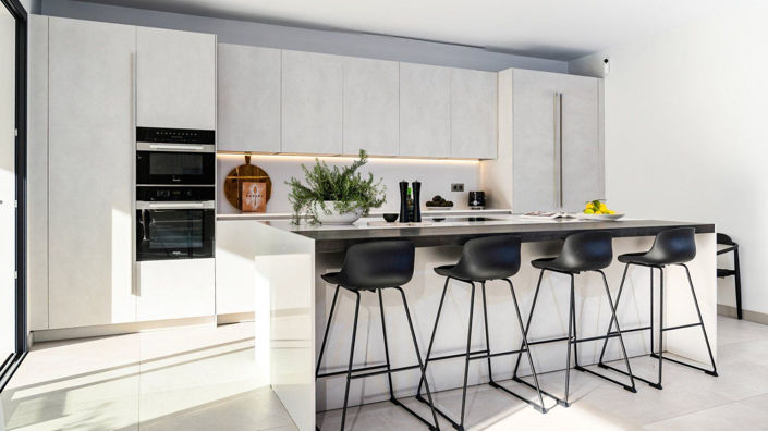 Image No.13-5 Bed Property for sale