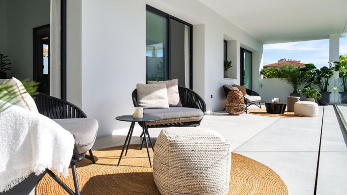 Image No.15-5 Bed Property for sale