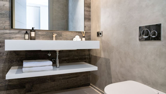 Image No.16-5 Bed Property for sale