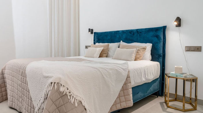 Image No.22-5 Bed Property for sale