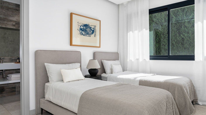 Image No.8-5 Bed Property for sale