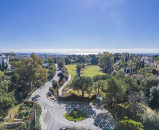 Image No.23-7 Bed Property for sale