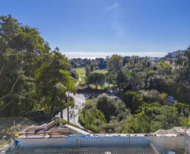 Image No.25-7 Bed Property for sale