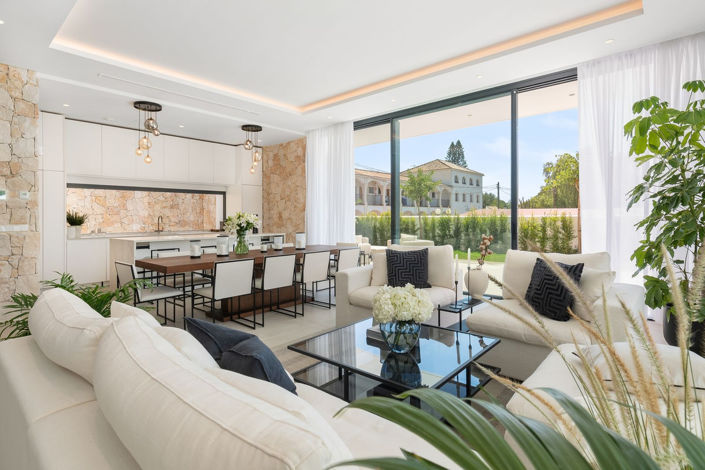 Image No.5-6 Bed Property for sale