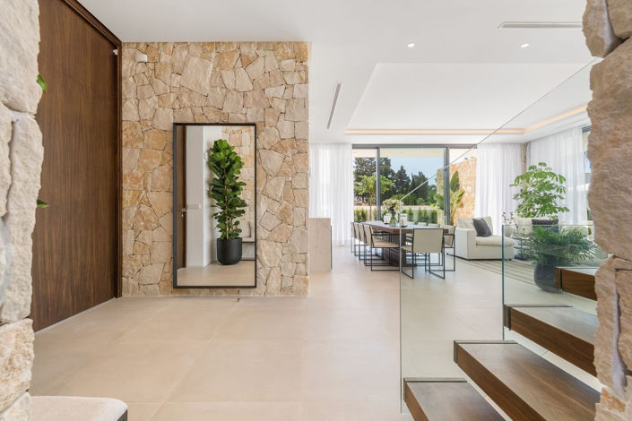 Image No.8-6 Bed Property for sale