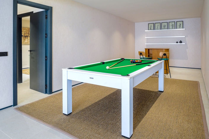 Image No.17-5 Bed Property for sale