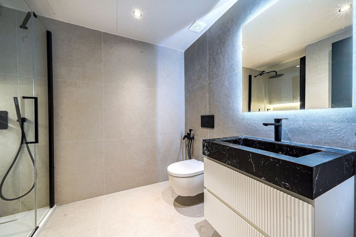 Image No.23-5 Bed Property for sale