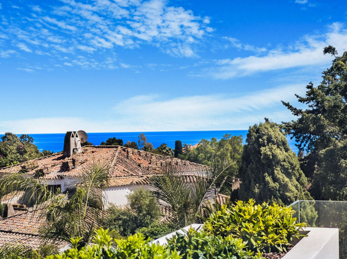 Image No.40-6 Bed Property for sale