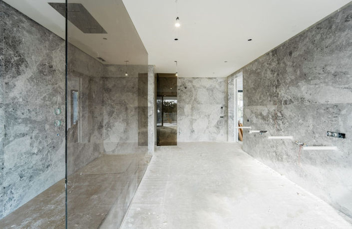 Image No.20-6 Bed Property for sale