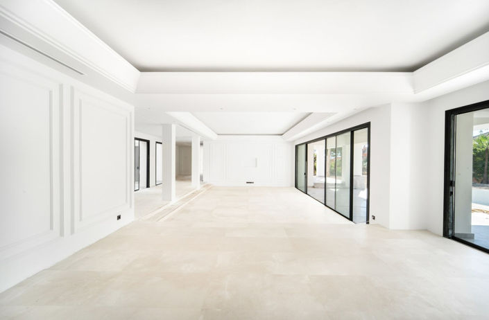 Image No.27-6 Bed Property for sale