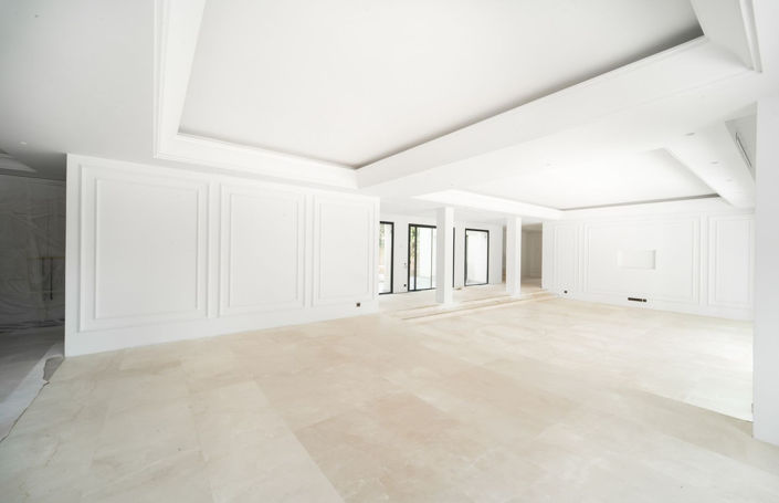 Image No.28-6 Bed Property for sale