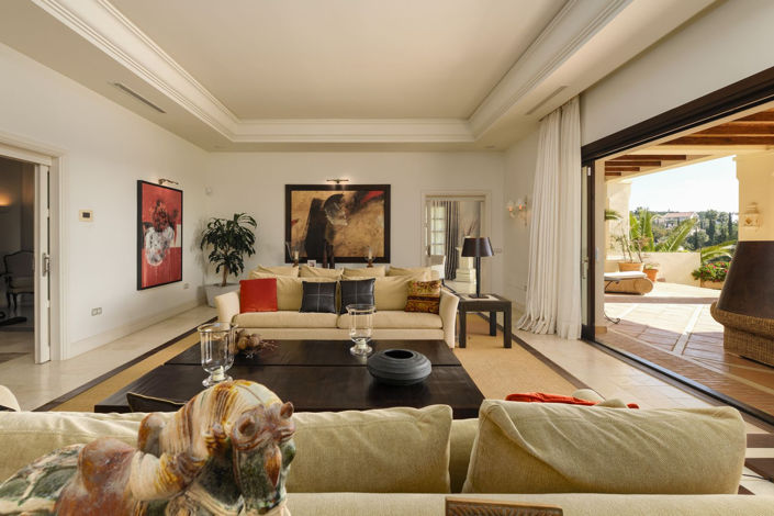 Image No.26-5 Bed Property for sale