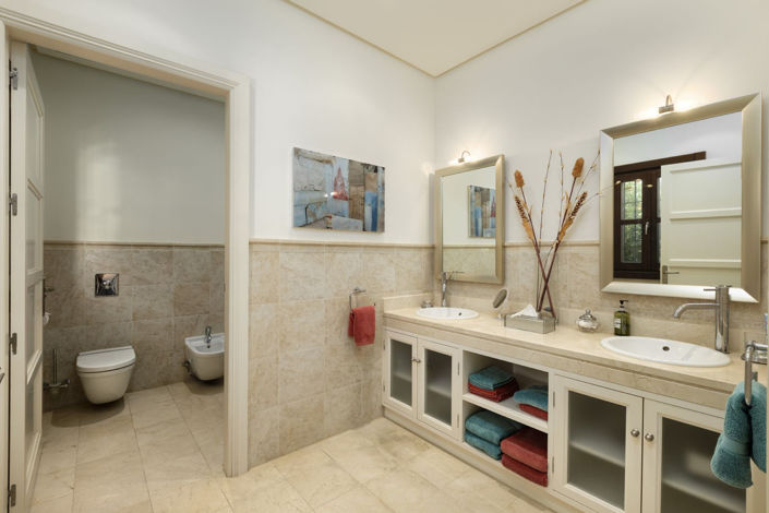 Image No.34-5 Bed Property for sale