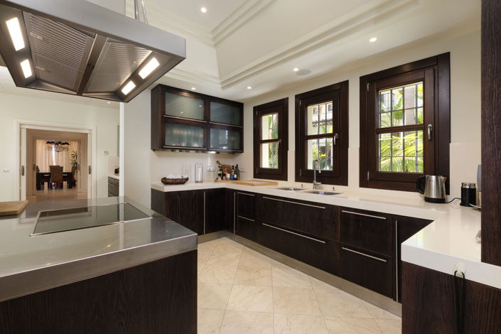 Image No.37-5 Bed Property for sale