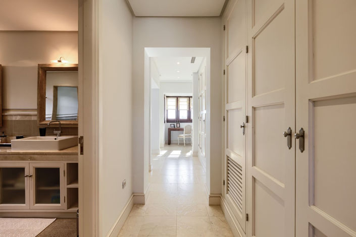 Image No.43-5 Bed Property for sale