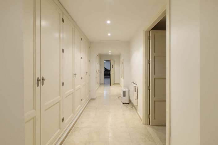 Image No.50-5 Bed Property for sale