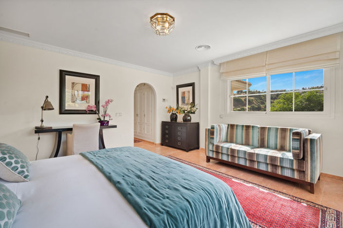 Image No.34-6 Bed Property for sale