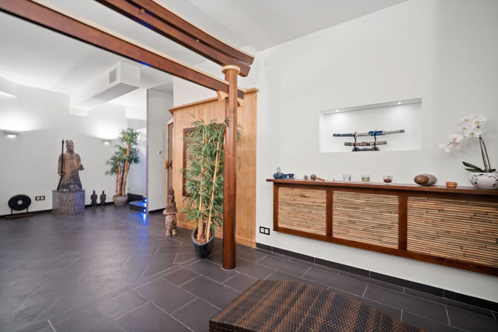 Image No.37-6 Bed Property for sale