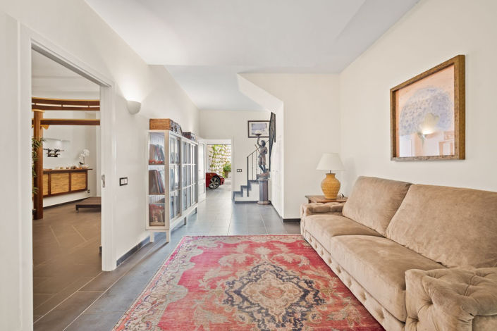 Image No.38-6 Bed Property for sale